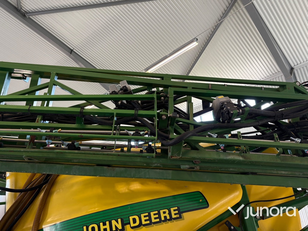 Bogserad växtskyddsspruta - John Deere, TRSP25