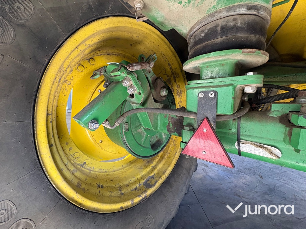 Bogserad växtskyddsspruta - John Deere, TRSP25