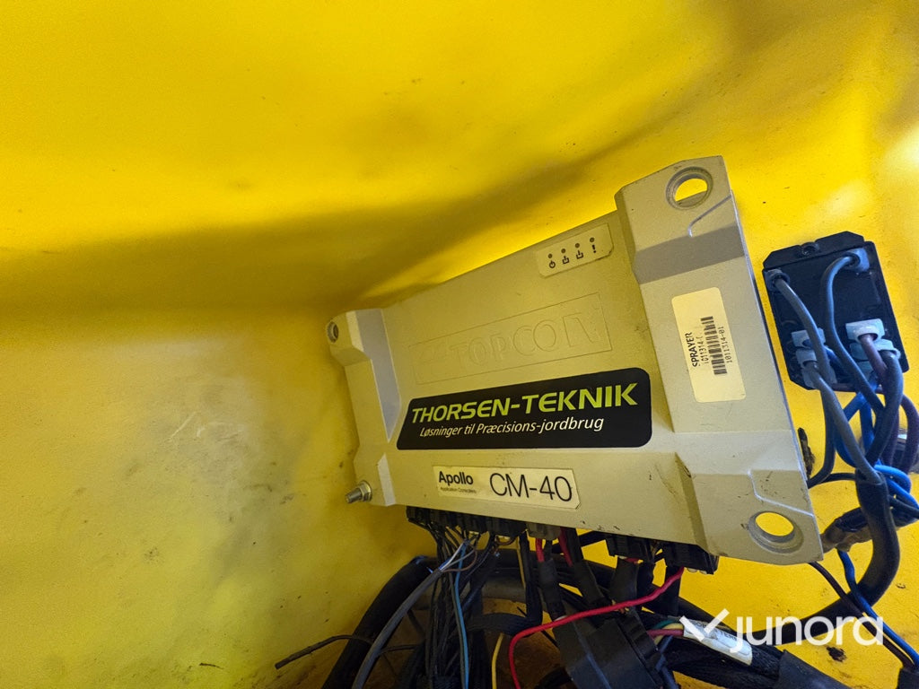 Bogserad växtskyddsspruta - John Deere, TRSP25