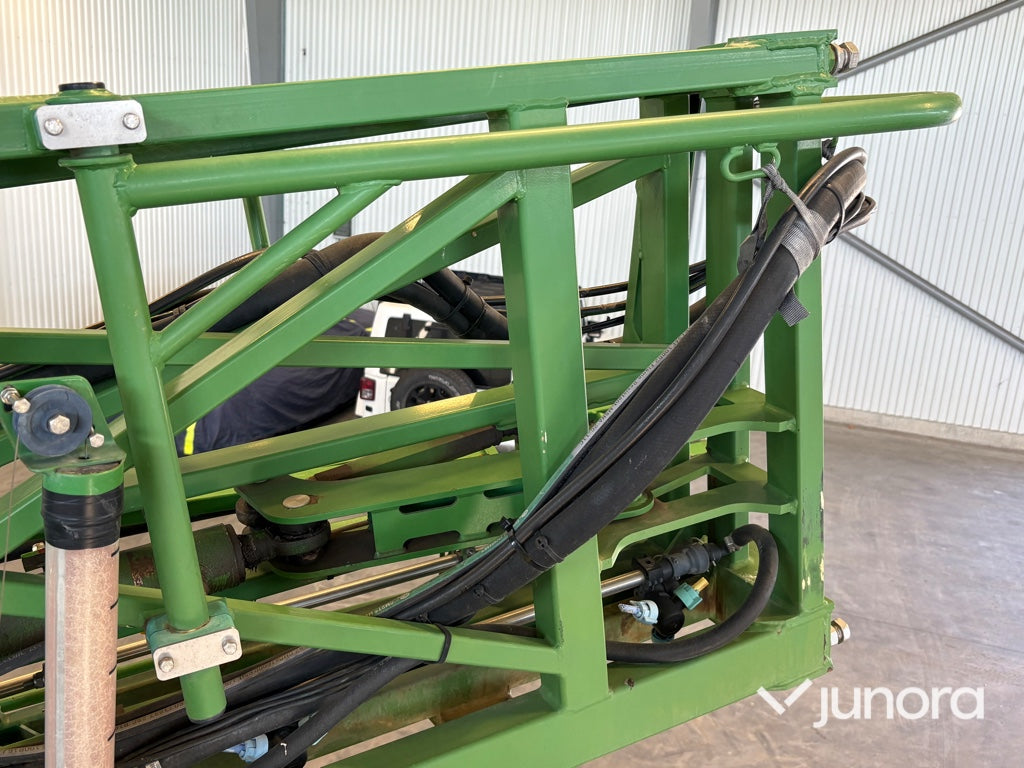 Bogserad växtskyddsspruta - John Deere, TRSP25