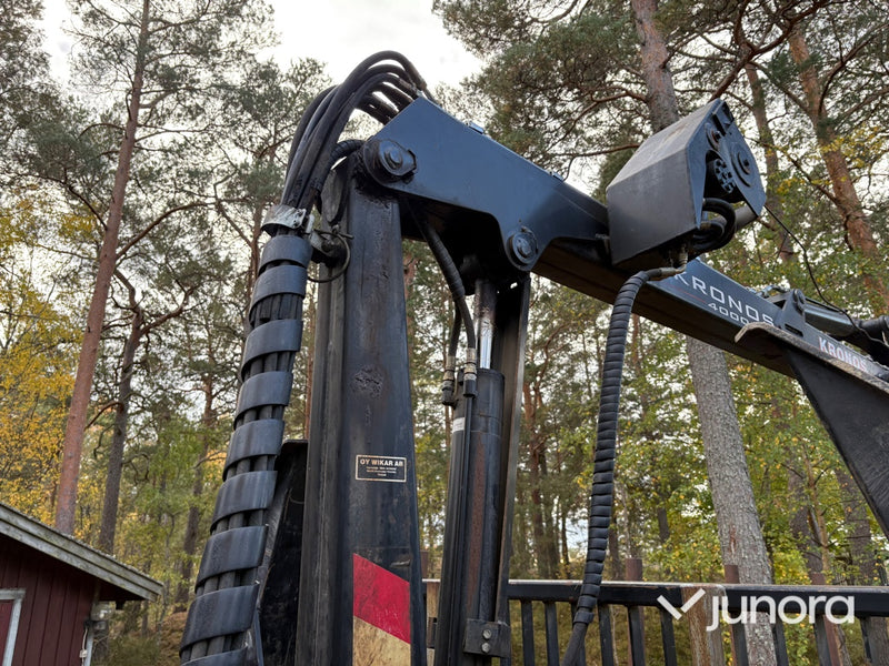 Skogsvagn med kran