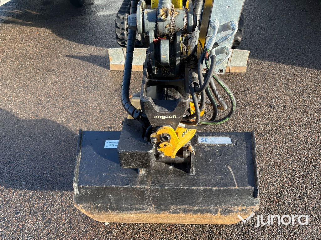 Minigrävare Wacker Neuson ET20 med Engcon Rototilt och 3 Skopor