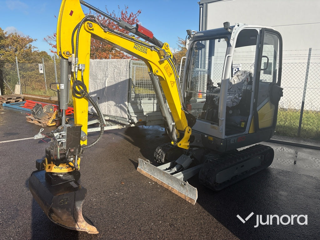 Minigrävare Wacker Neuson ET20 med Engcon Rototilt och 3 Skopor