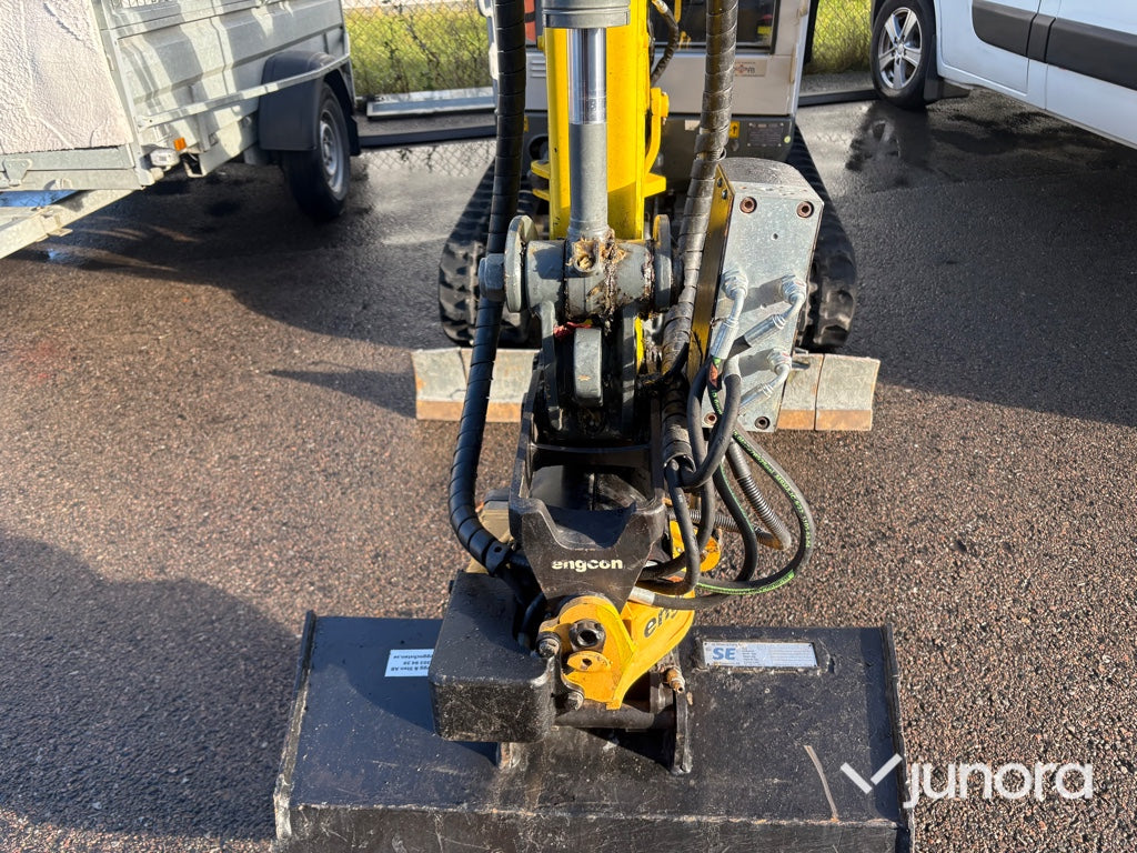 Minigrävare Wacker Neuson ET20 med Engcon Rototilt och 3 Skopor
