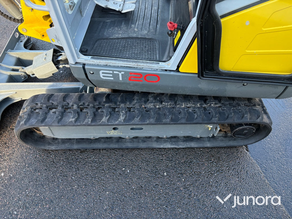 Minigrävare Wacker Neuson ET20 med Engcon Rototilt och 3 Skopor