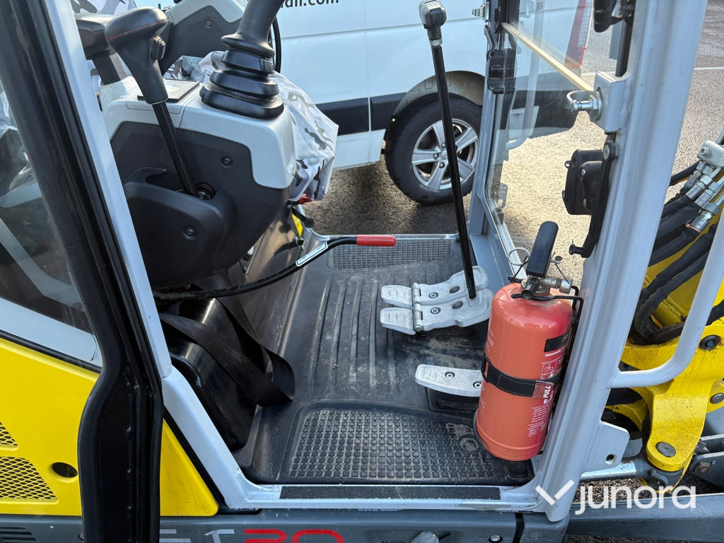 Minigrävare Wacker Neuson ET20 med Engcon Rototilt och 3 Skopor