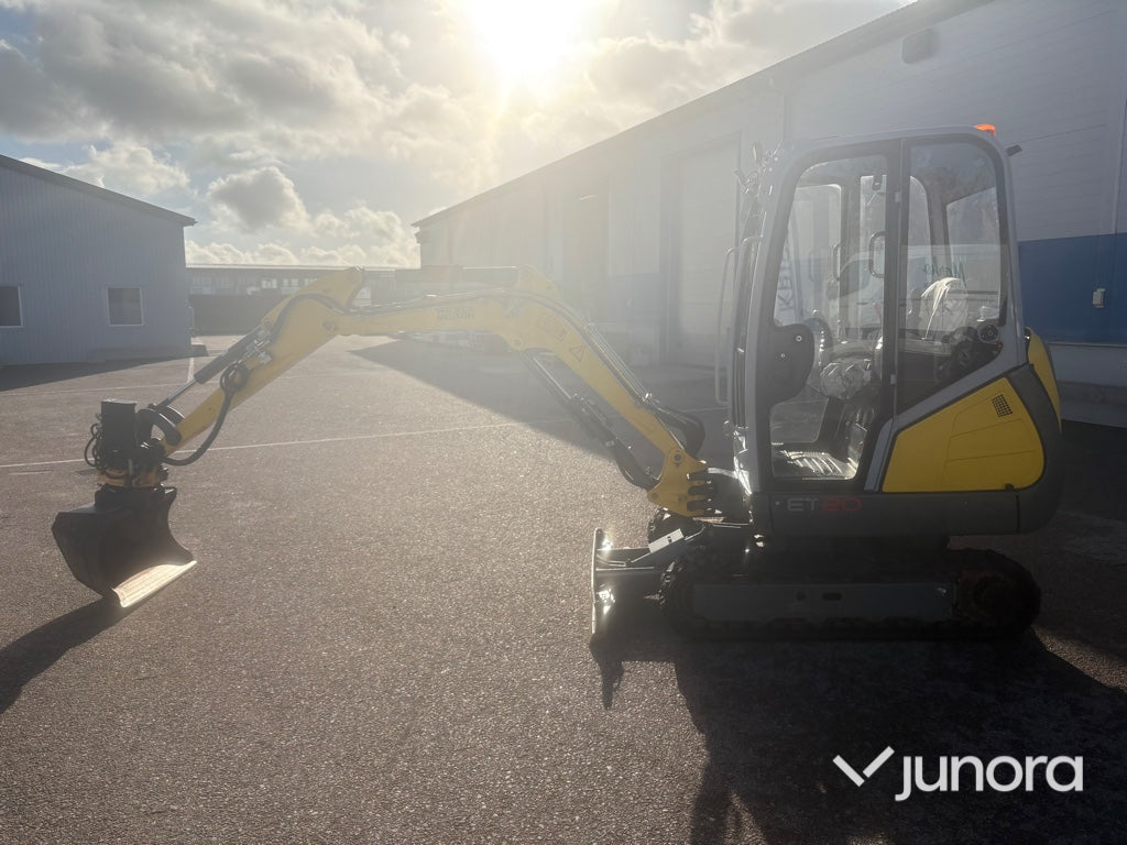 Minigrävare Wacker Neuson ET20 med Engcon Rototilt och 3 Skopor