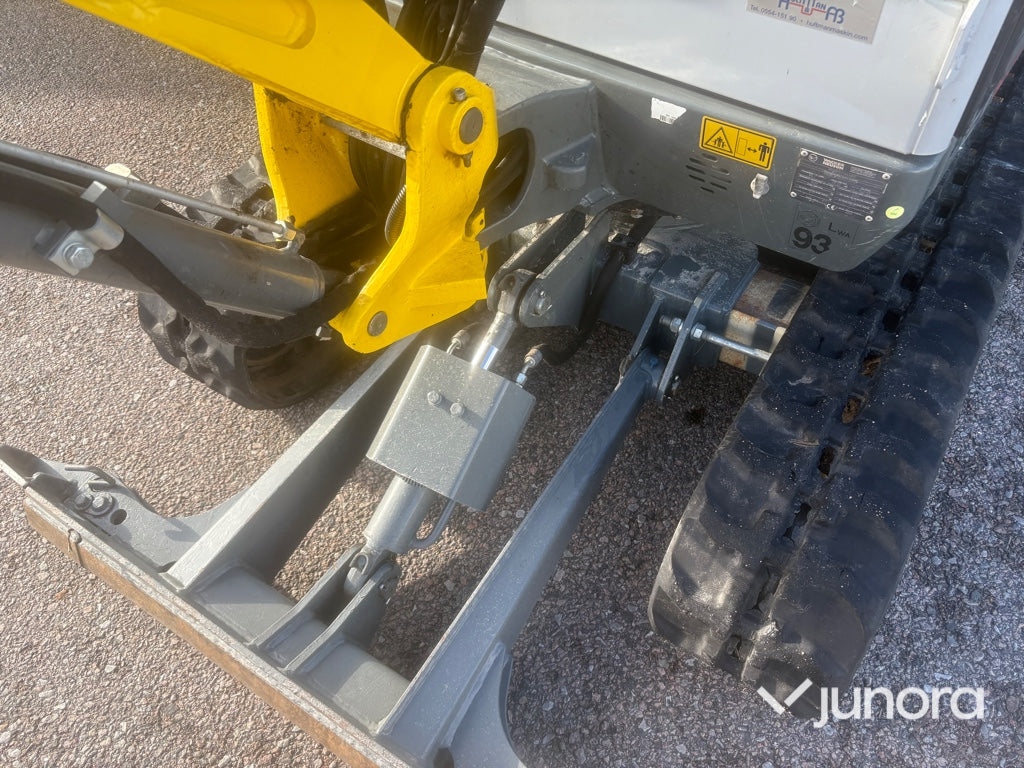 Minigrävare Wacker Neuson ET20 med Engcon Rototilt och 3 Skopor