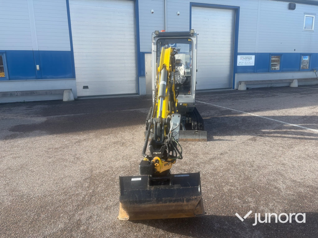 Minigrävare Wacker Neuson ET20 med Engcon Rototilt och 3 Skopor