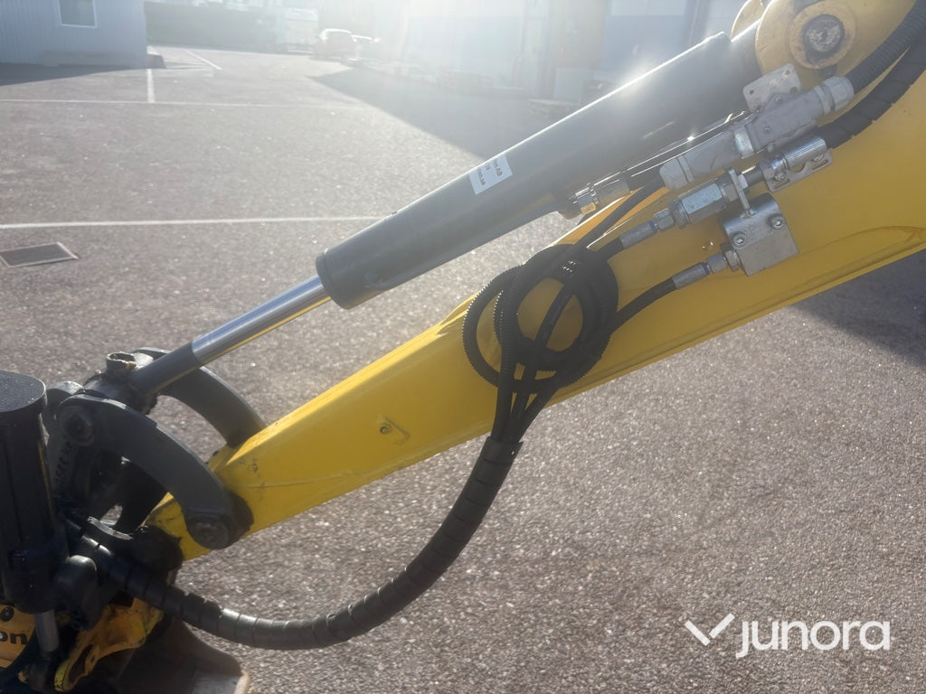 Minigrävare Wacker Neuson ET20 med Engcon Rototilt och 3 Skopor