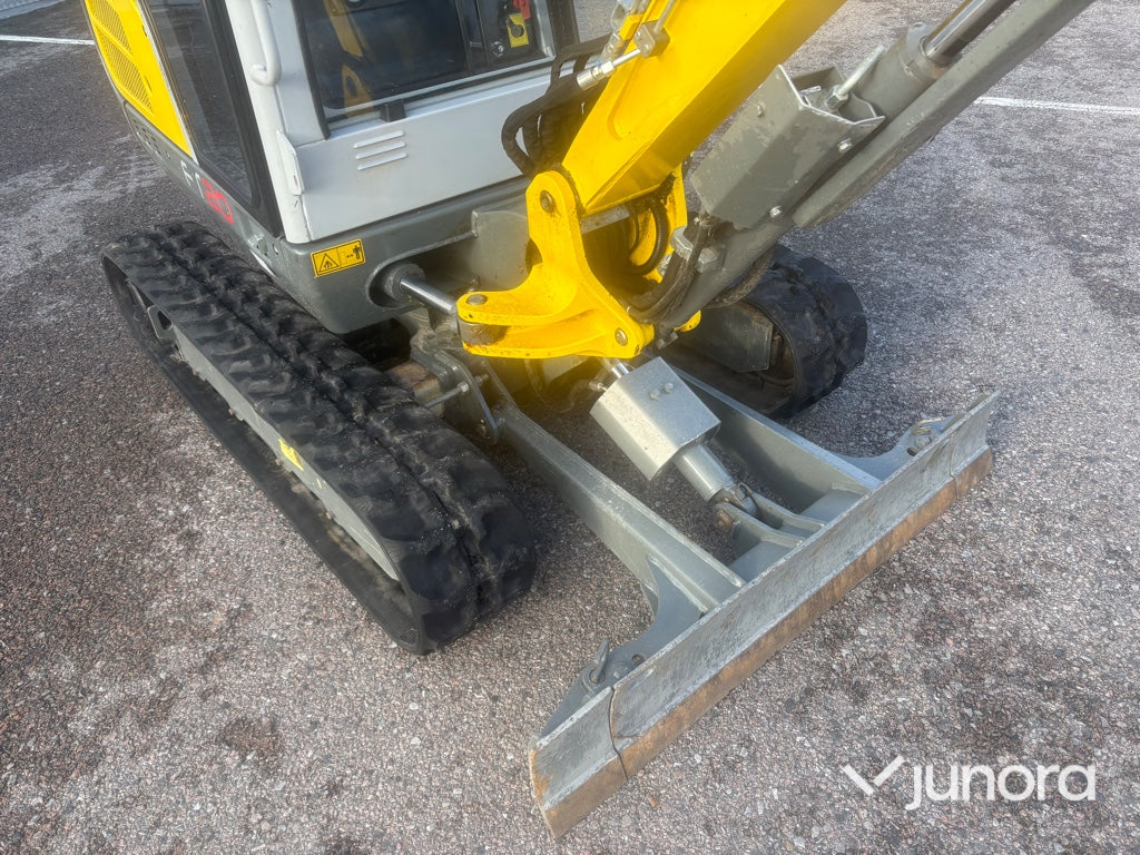 Minigrävare Wacker Neuson ET20 med Engcon Rototilt och 3 Skopor