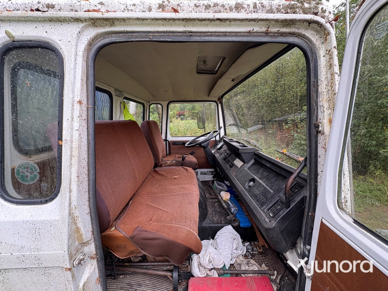 Lastbil - Volvo 609 4x2 med bakgavellyft