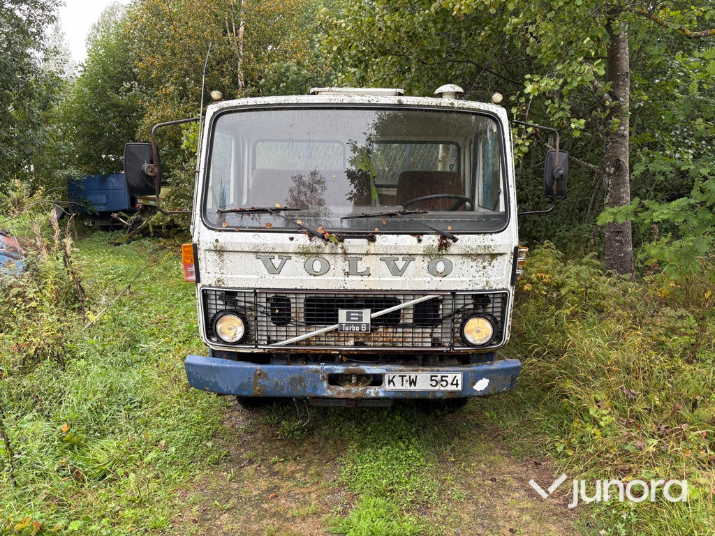 Lastbil - Volvo, 609 4x2, Bakgavellyft