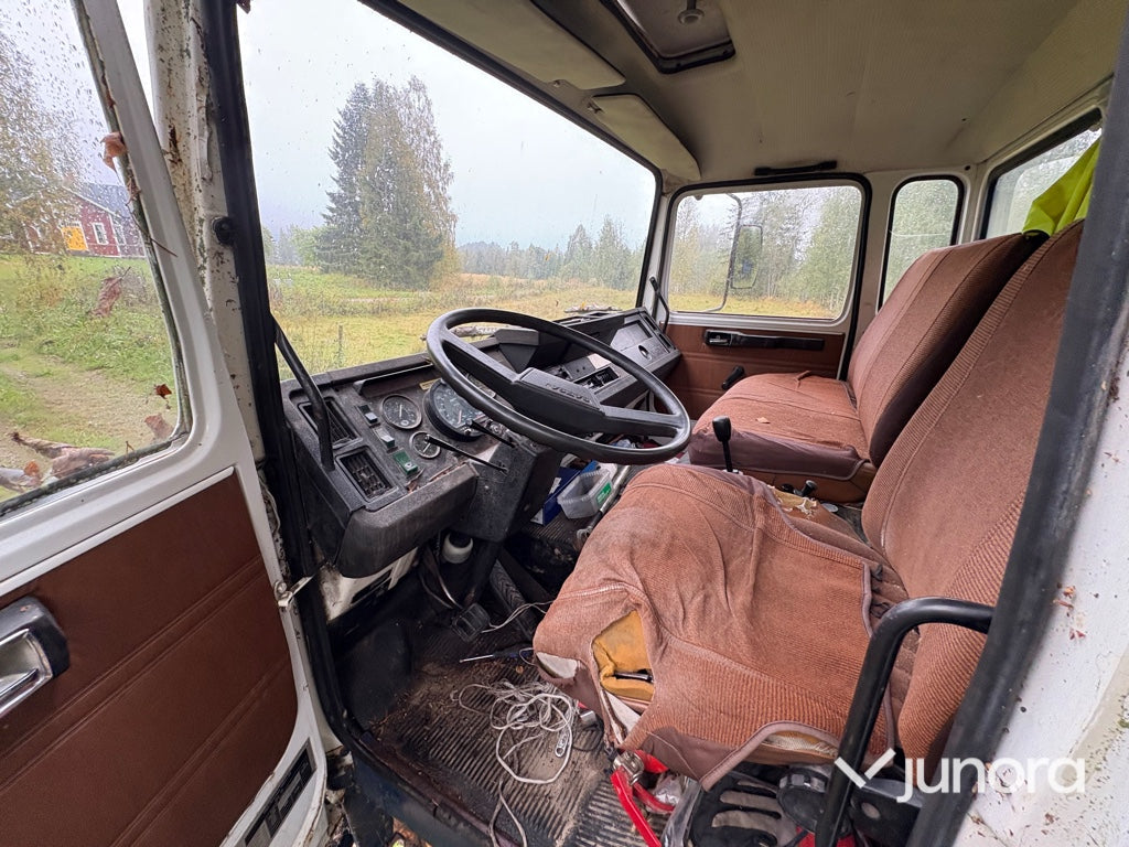 Lastbil - Volvo, 609 4x2, Bakgavellyft