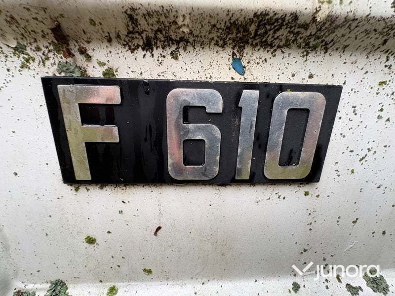 Lastbil - Volvo 609 4x2 med bakgavellyft