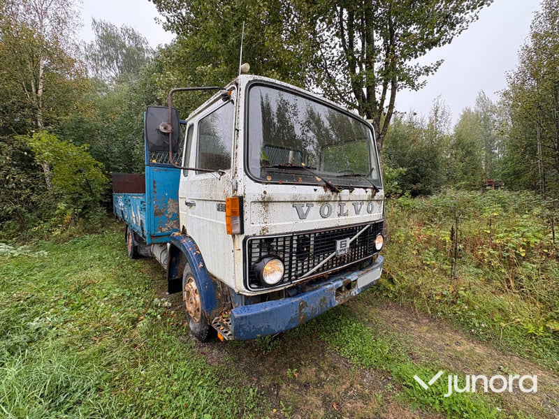 Lastbil - Volvo 609 4x2 med bakgavellyft