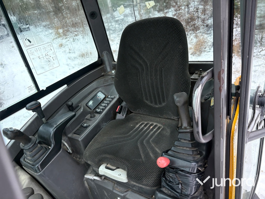 Grävmaskin + Redskap - Volvo, ECR25D