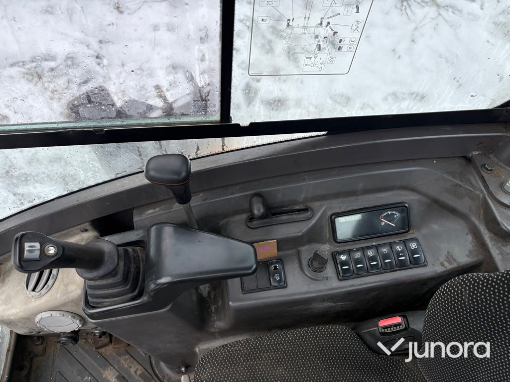 Grävmaskin + Redskap - Volvo, ECR25D