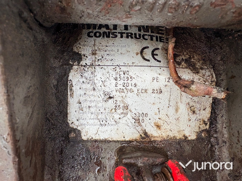 Grävmaskin - Volvo ECR25D, inkl. redskap