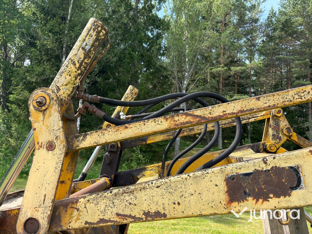 Traktor - Volvo BM T 430 med lastare