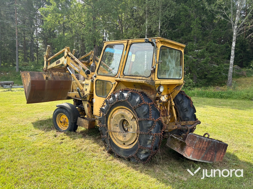 Traktor - Volvo BM T 430 med lastare