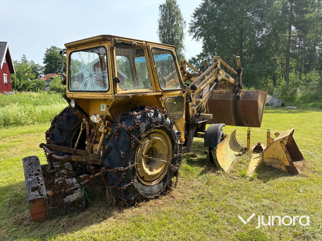 Traktor - Volvo BM T 430 med lastare