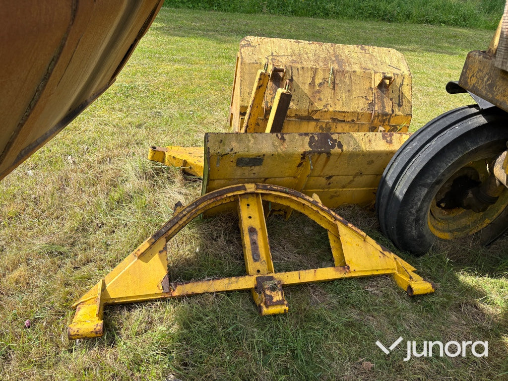 Traktor - Volvo BM T 430 med lastare