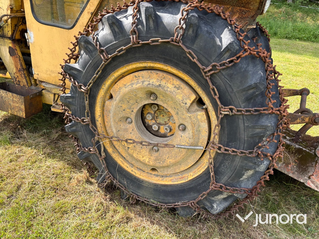 Traktor - Volvo BM T 430 med lastare