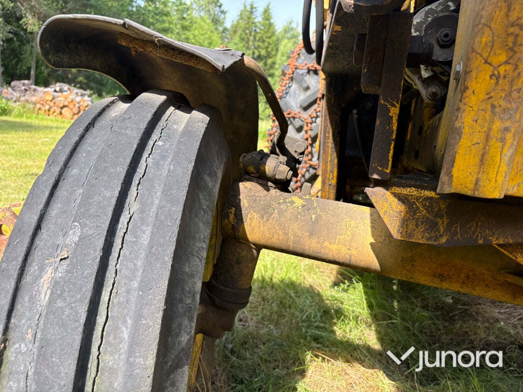 Traktor - Volvo BM T 430 med lastare