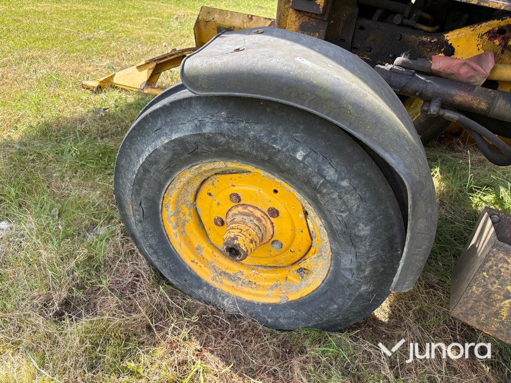Traktor - Volvo BM T 430 med lastare