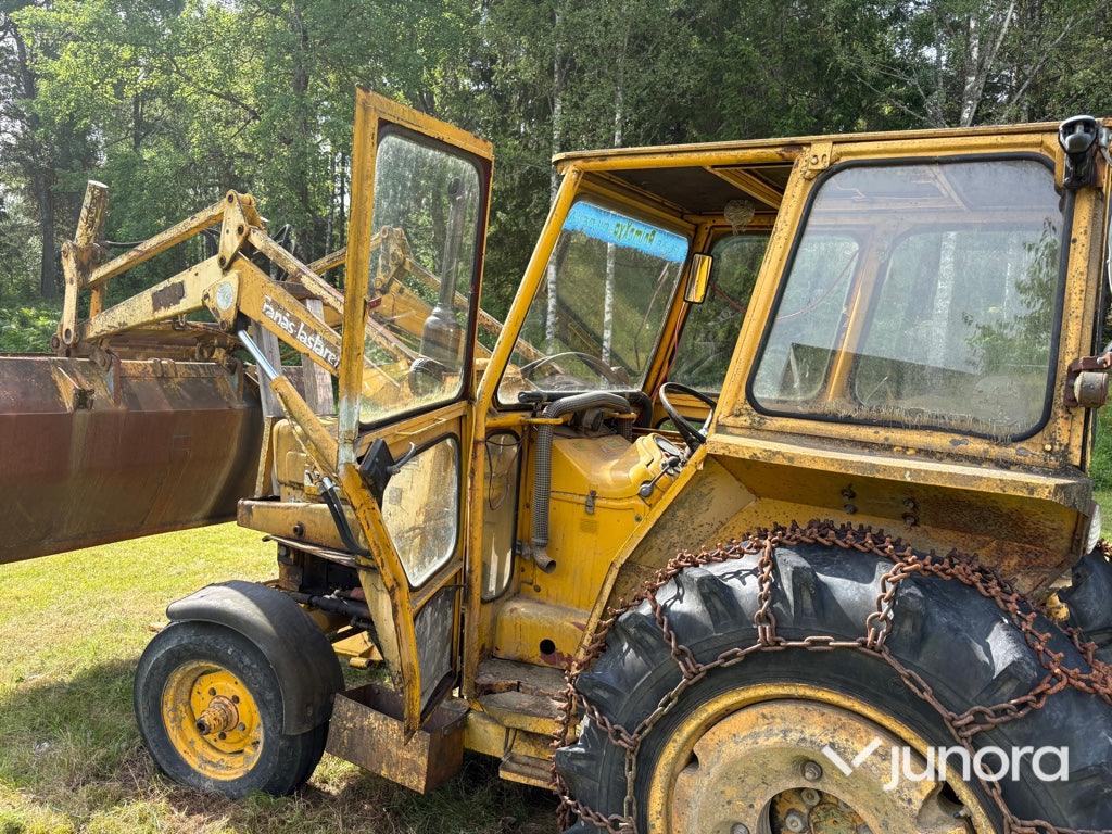 Traktor - Volvo BM T 430 med lastare