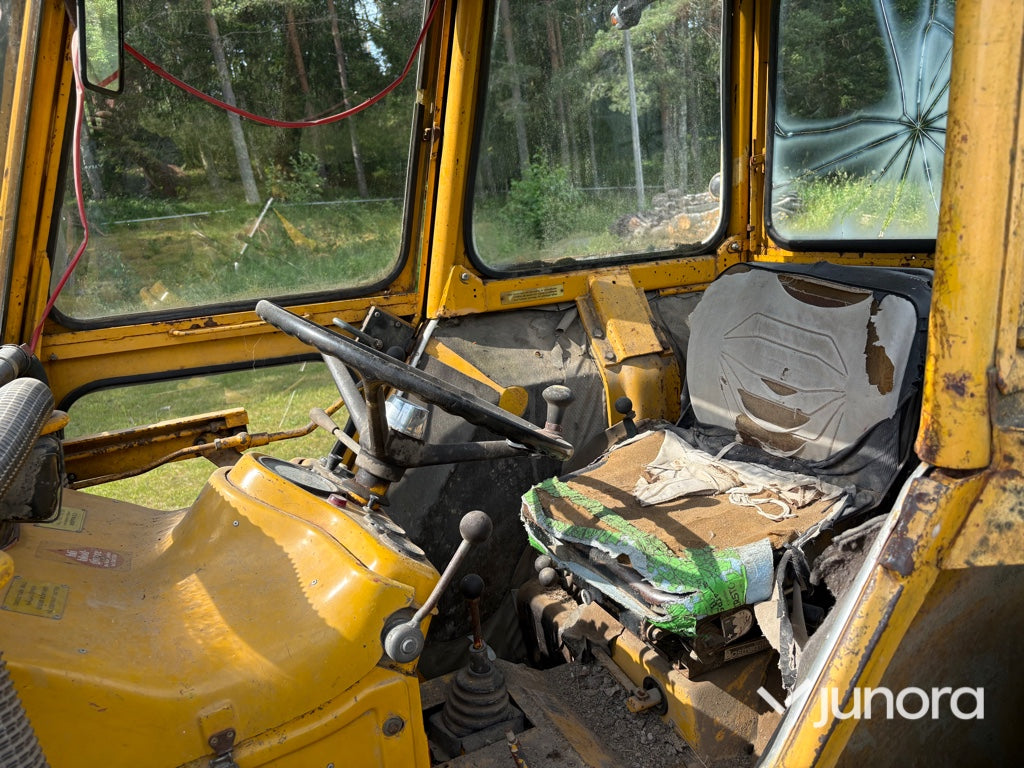 Traktor - Volvo BM T 430 med lastare