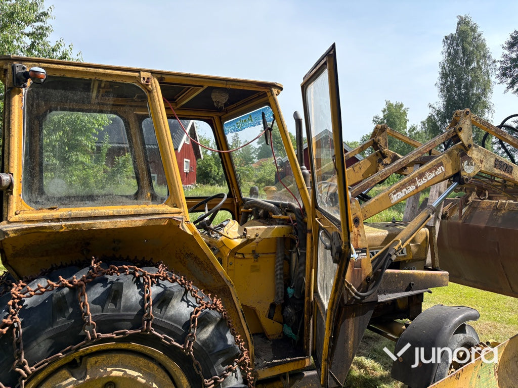Traktor - Volvo BM T 430 med lastare