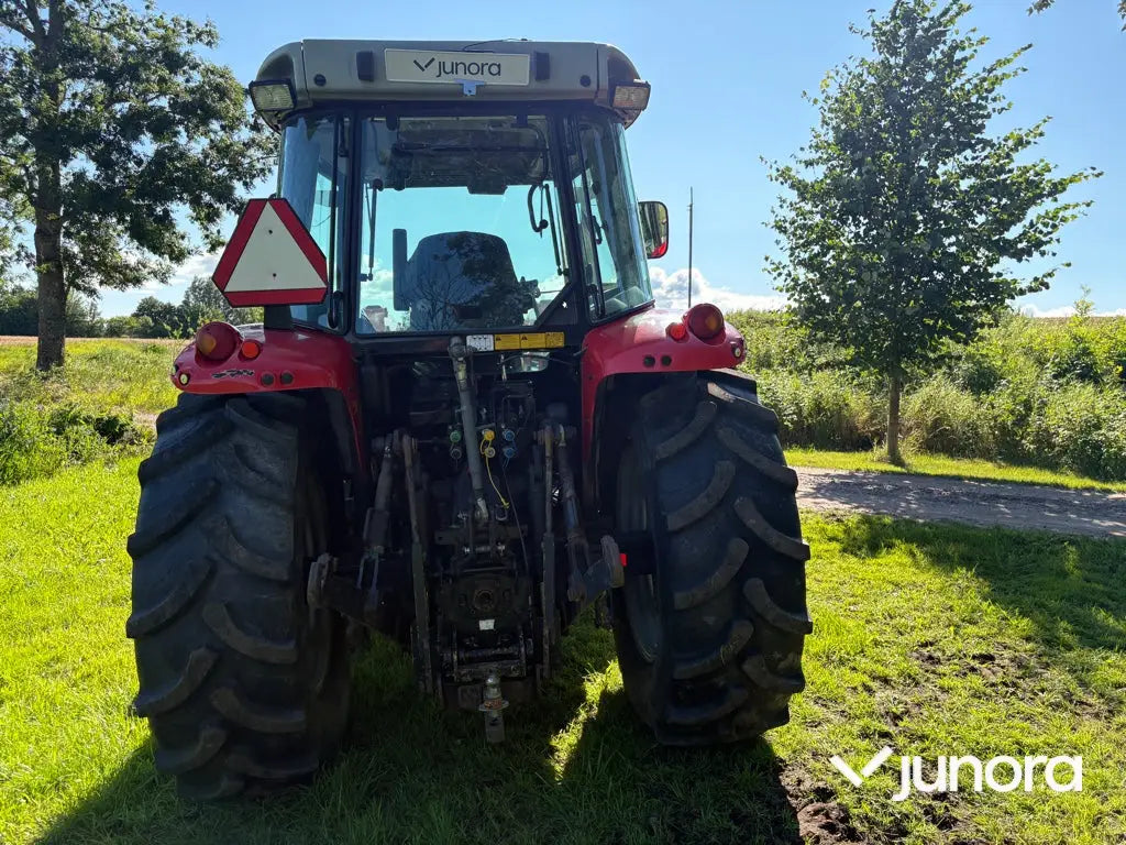 Traktor - Massey Ferguson 5455