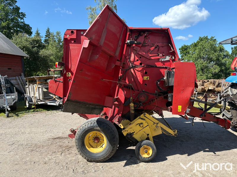 Rundbalspress New Holland 644