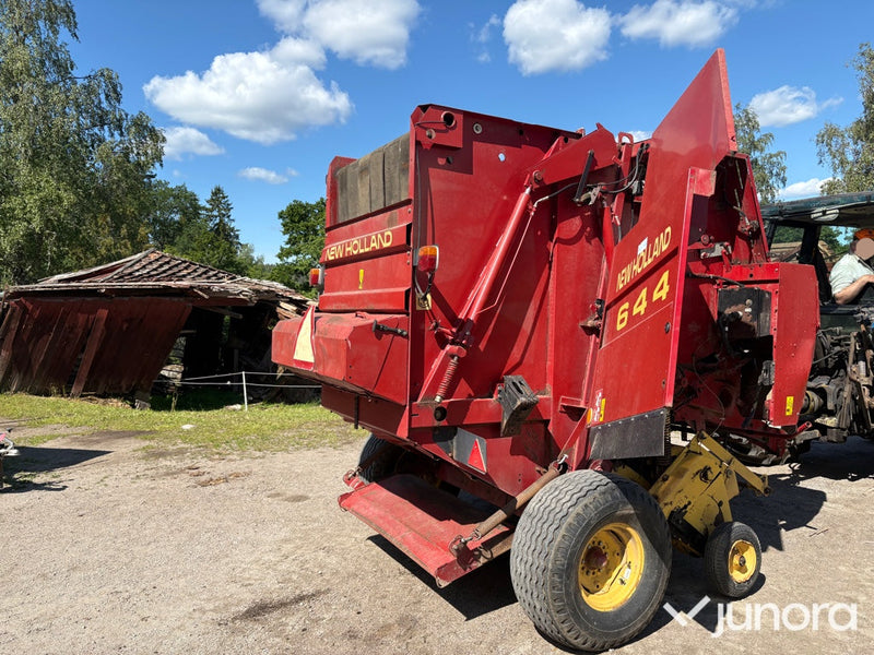 Rundbalspress New Holland 644