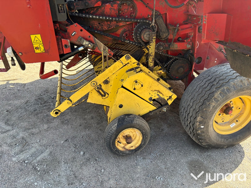 Rundbalspress New Holland 644