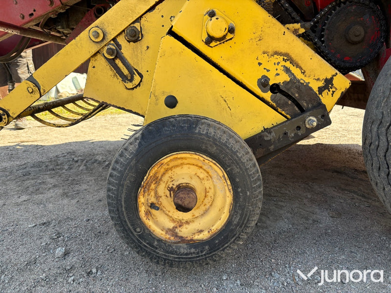 Rundbalspress New Holland 644