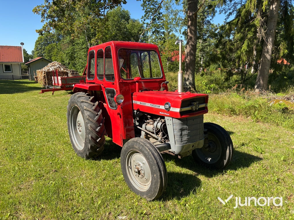 Traktor - Massey Ferguson 135