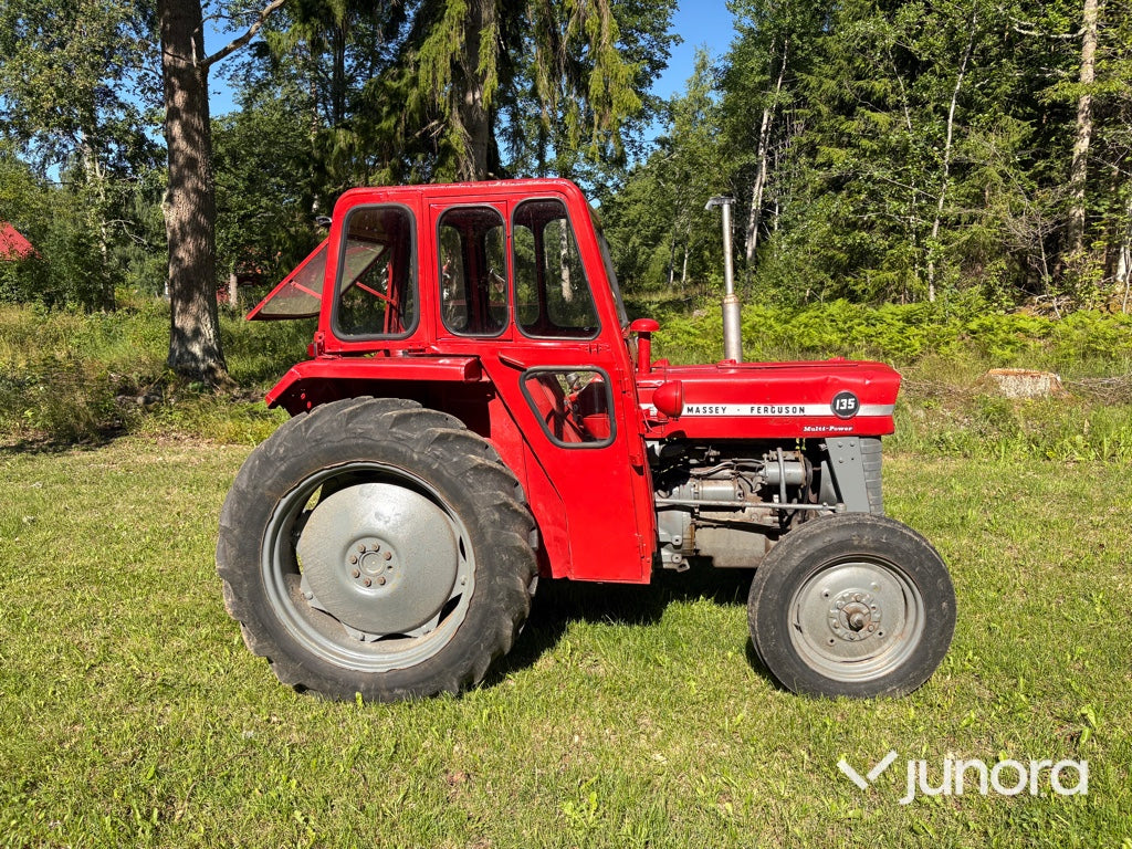 Traktor - Massey Ferguson 135