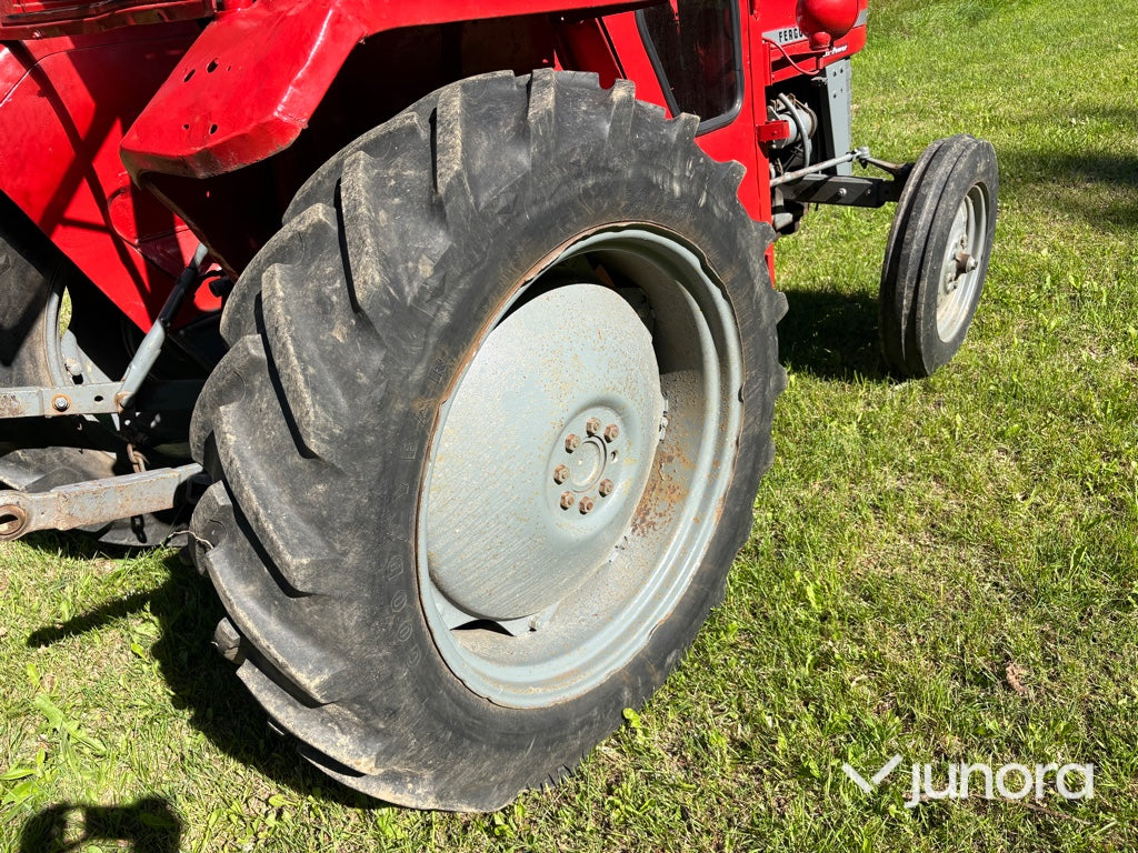 Traktor - Massey Ferguson 135