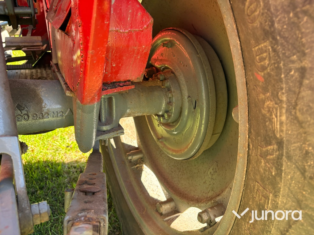 Traktor - Massey Ferguson 135