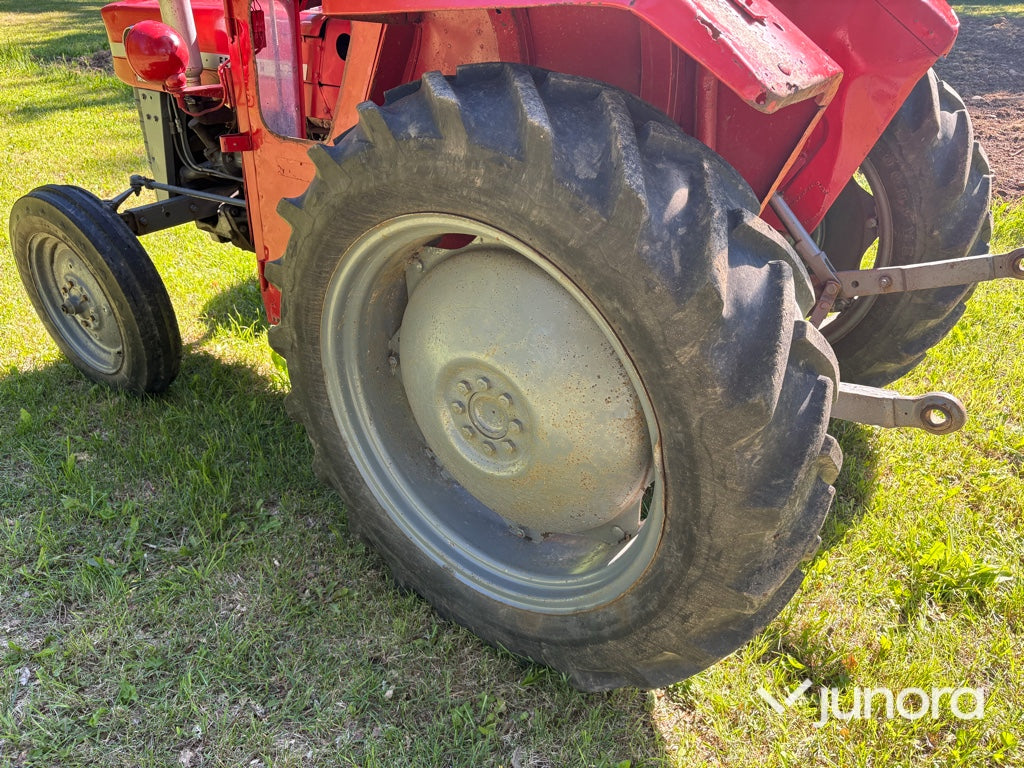 Traktor - Massey Ferguson 135