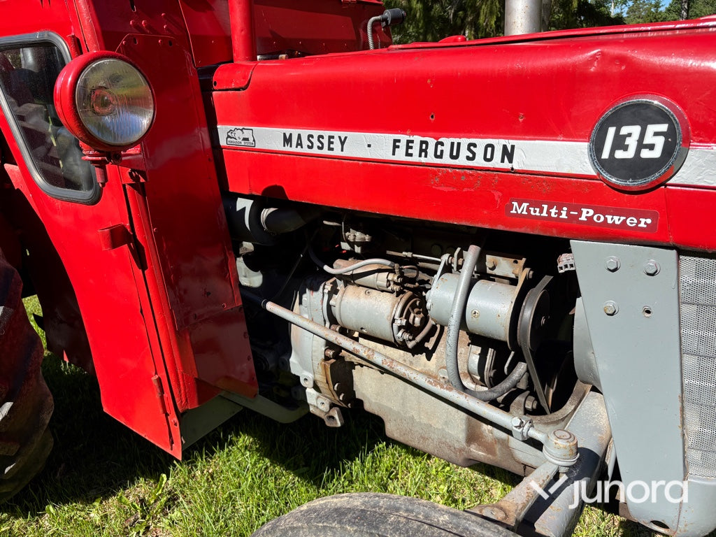 Traktor - Massey Ferguson 135