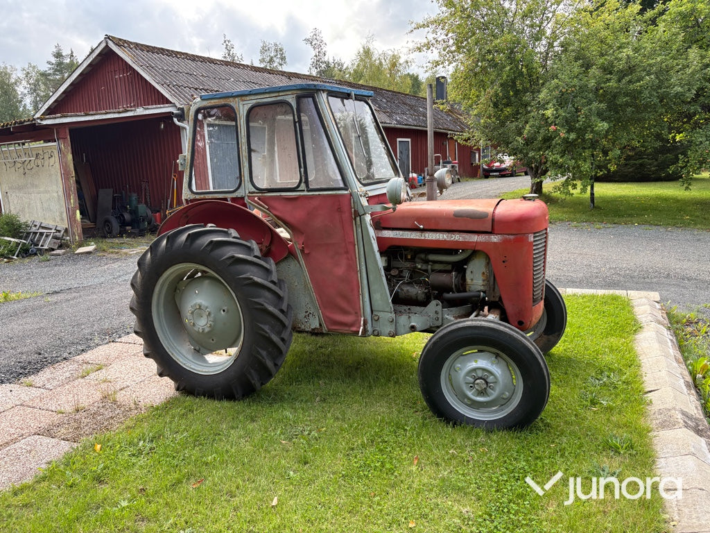 Traktor Massey Ferguson 30