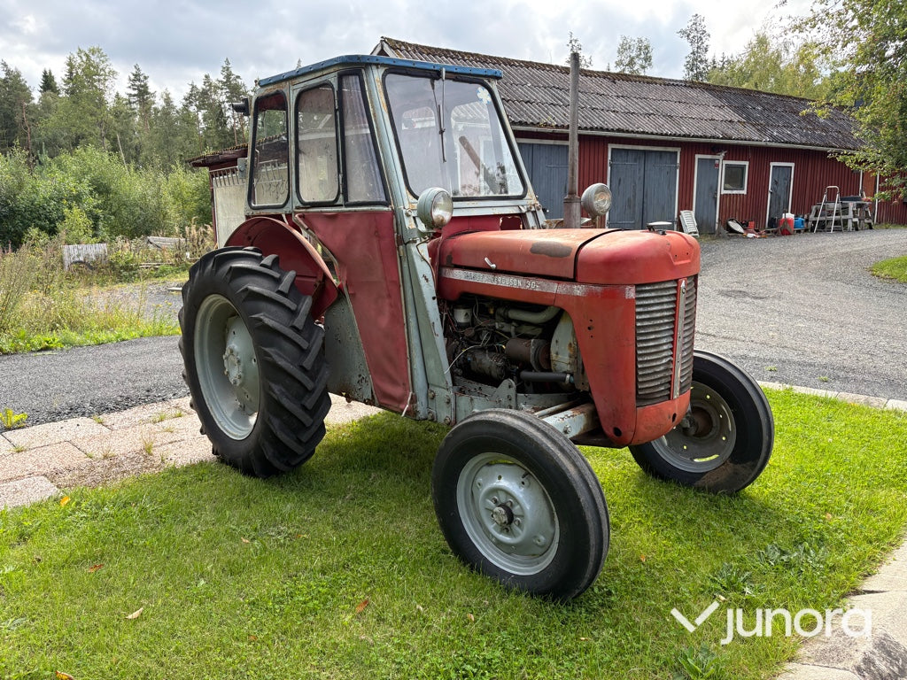 Traktor Massey Ferguson 30