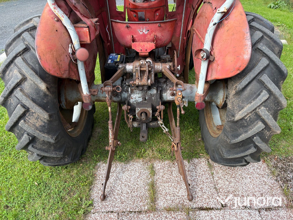 Traktor Massey Ferguson 30