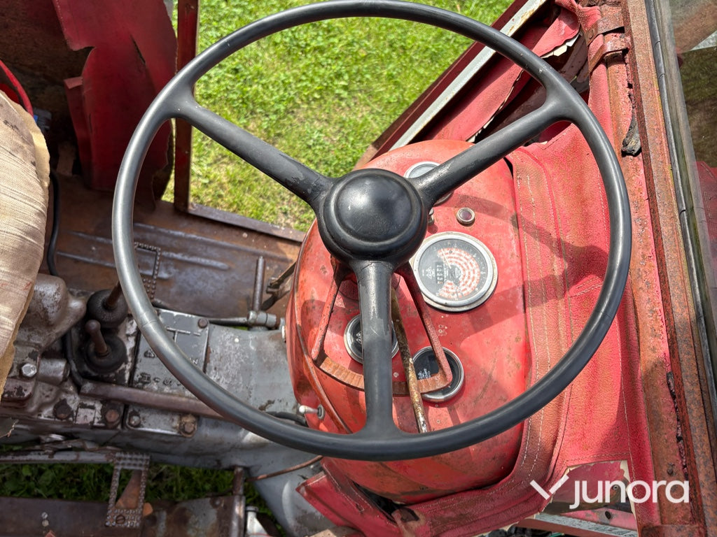 Traktor Massey Ferguson 30