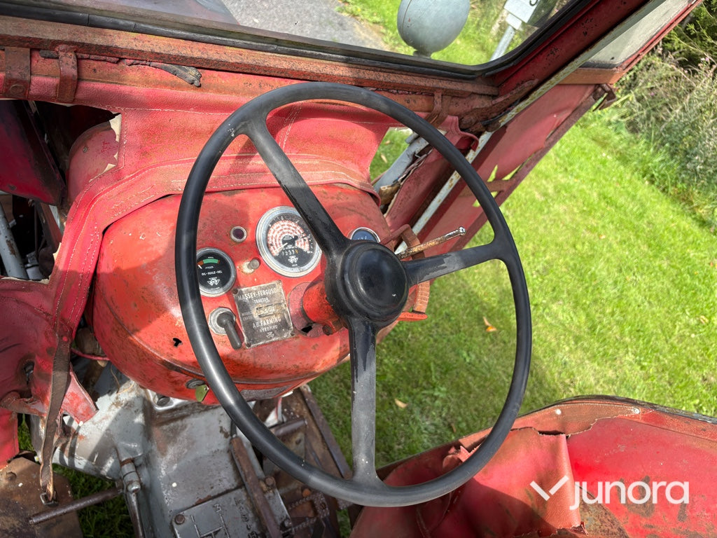 Traktor Massey Ferguson 30