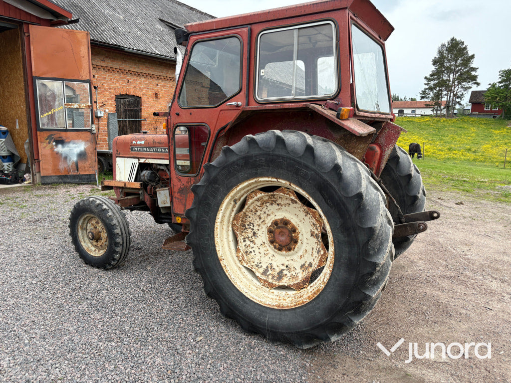 Traktor IH 574